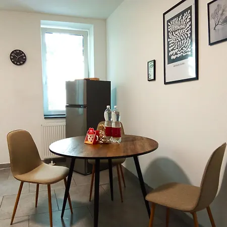 Apartment Topflat Mit Kueche I Gratis Parkplatz I Drei Schlafzimmer I Zentrumnah *