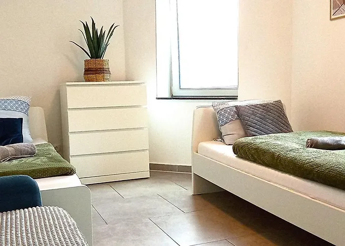 Topflat Mit Küche I Gratis Parkplatz I Drei Schlafzimmer I Zentrumnah