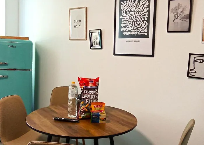 Apartment Topflat Mit Küche I Gratis Parkplatz I Drei Schlafzimmer I Zentrumnah