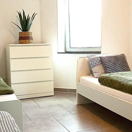 Topflat Mit Kueche I Gratis Parkplatz I Drei Schlafzimmer I Zentrumnah