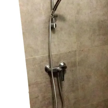 Topflat Mit Kueche I Gratis Parkplatz I Drei Schlafzimmer I Zentrumnah דירה