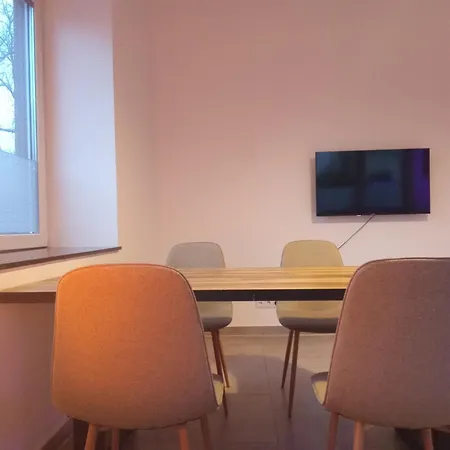 Topflat Mit Küche I Gratis Parkplatz I Drei Schlafzimmer I Zentrumnah Apartment *