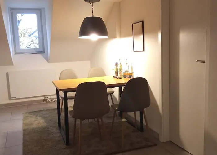 Topflat Mit Kueche I Gratis Parkplatz I Drei Schlafzimmer I Zentrumnah *