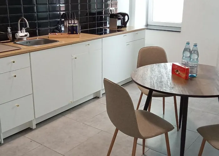 Topflat Mit Kueche I Gratis Parkplatz I Drei Schlafzimmer I Zentrumnah